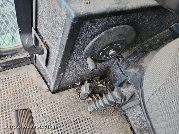 image for item EI8225 1988 John Deere 7720 Titan II  RWA combine