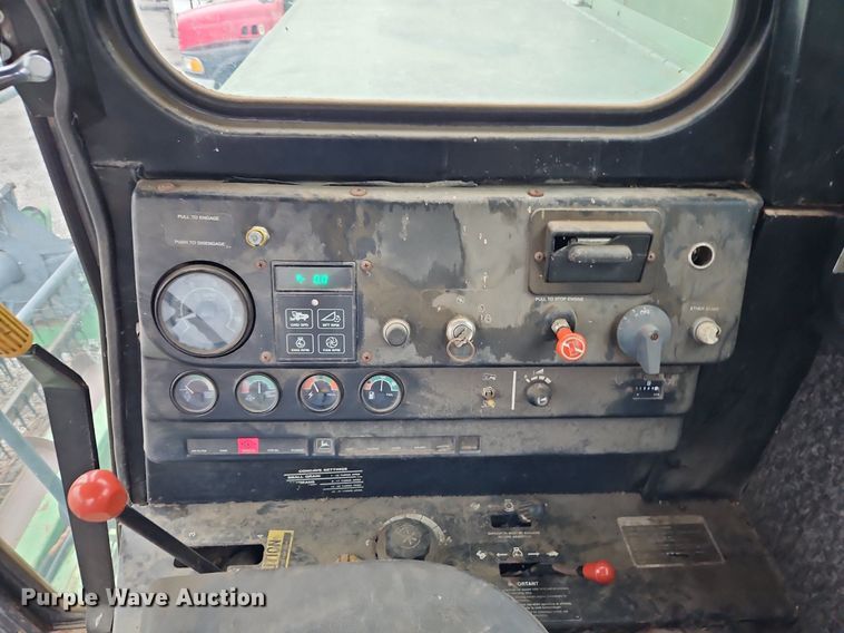 image for item EI8225 1988 John Deere 7720 Titan II  RWA combine