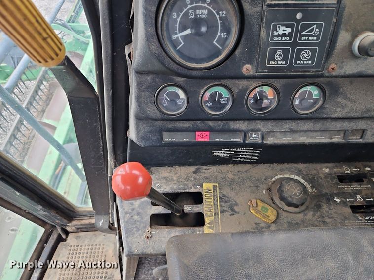 image for item EI8225 1988 John Deere 7720 Titan II  RWA combine