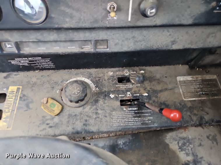 image for item EI8225 1988 John Deere 7720 Titan II  RWA combine