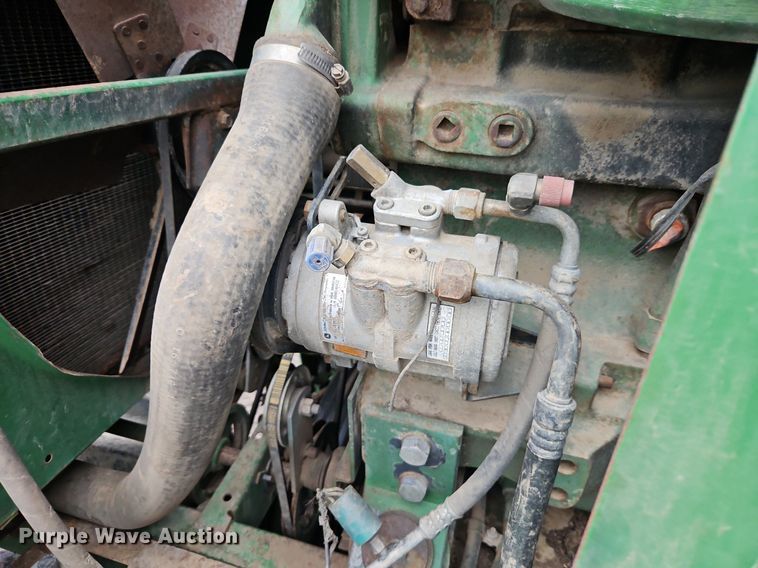 image for item EI8225 1988 John Deere 7720 Titan II  RWA combine