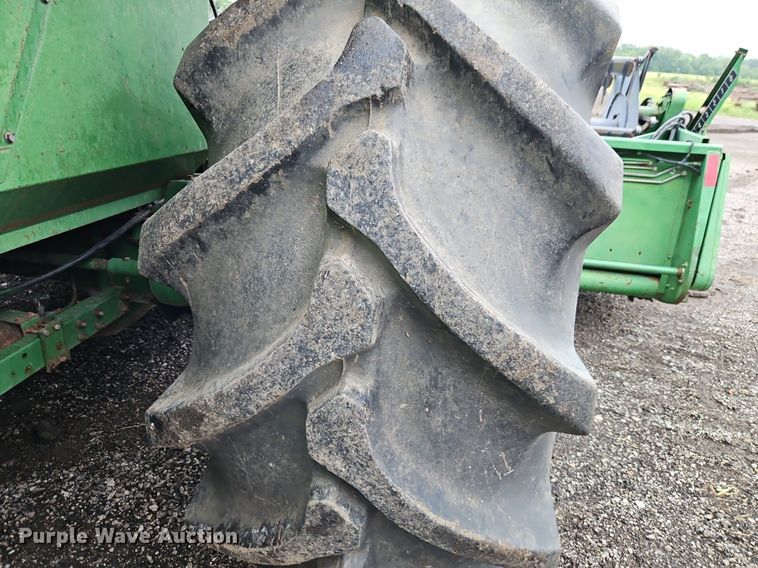 image for item EI8225 1988 John Deere 7720 Titan II  RWA combine