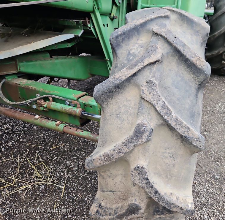 image for item EI8225 1988 John Deere 7720 Titan II  RWA combine