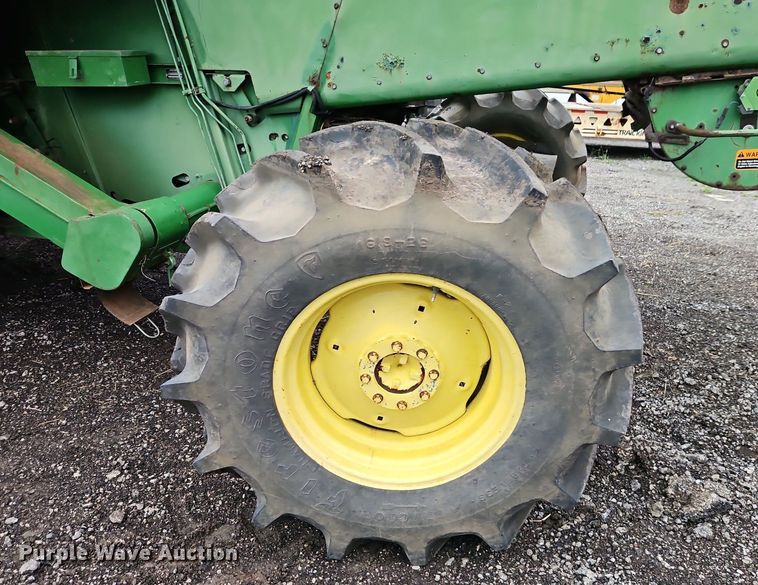 image for item EI8225 1988 John Deere 7720 Titan II  RWA combine