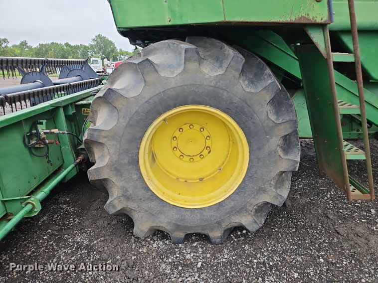 image for item EI8225 1988 John Deere 7720 Titan II  RWA combine