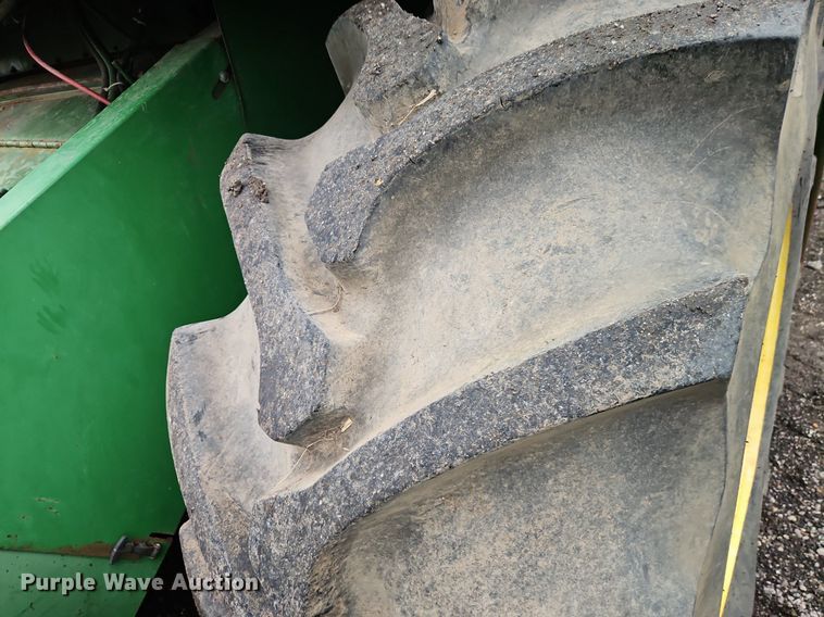 image for item EI8225 1988 John Deere 7720 Titan II  RWA combine