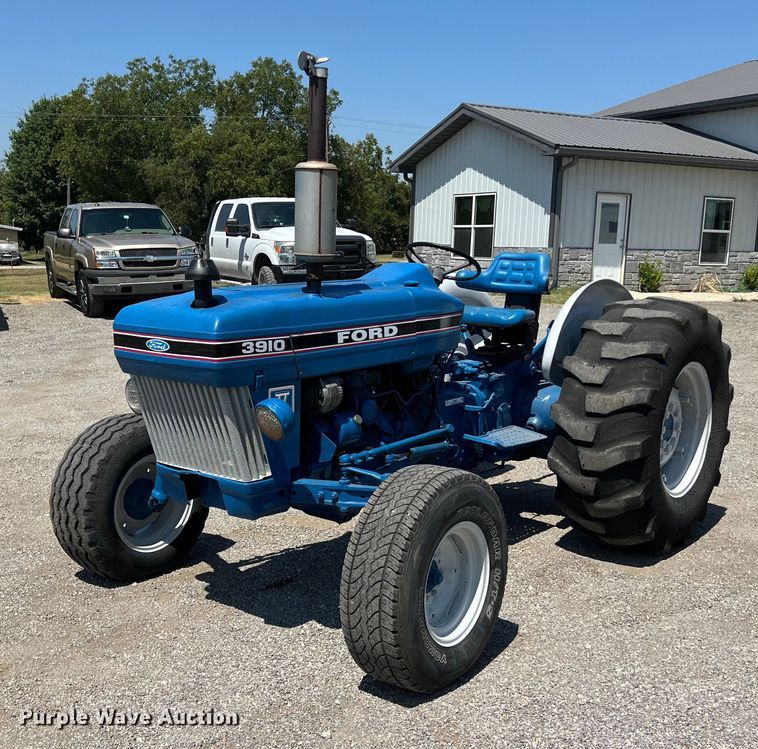 image for item EJ2947 Ford 3910 tractor