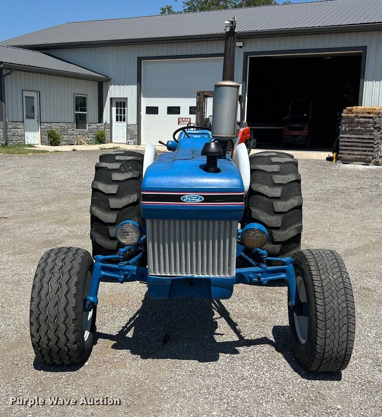 image for item EJ2947 Ford 3910 tractor