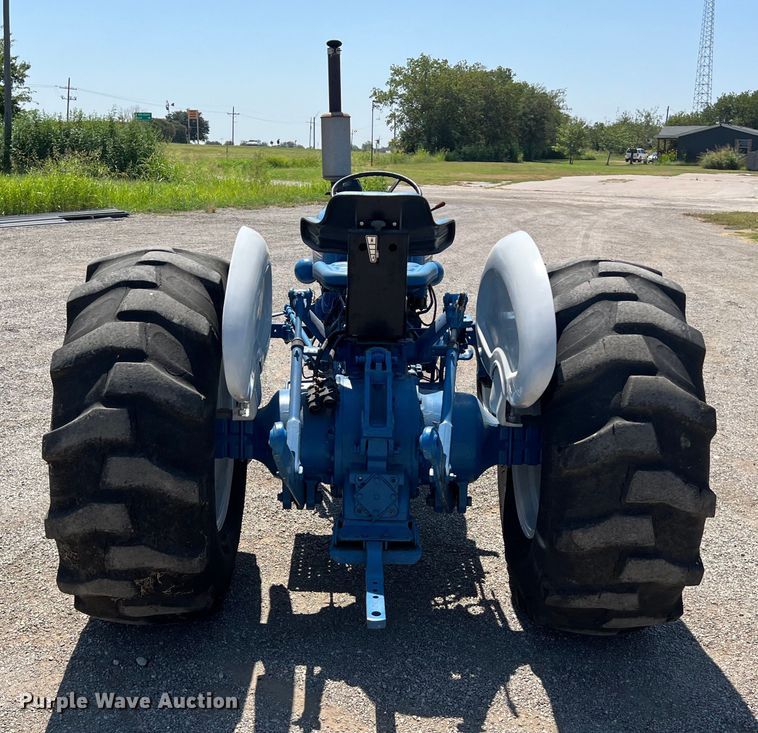 image for item EJ2947 Ford 3910 tractor