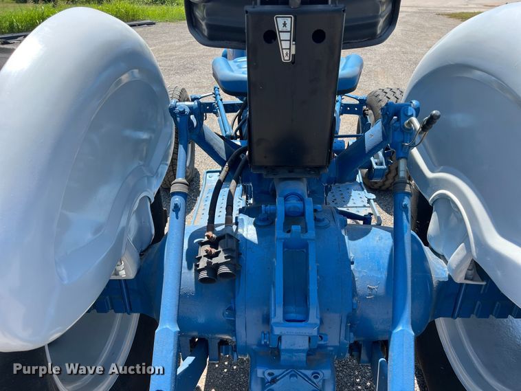 image for item EJ2947 Ford 3910 tractor