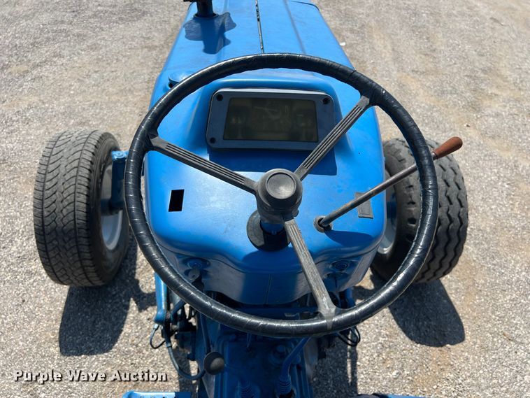 image for item EJ2947 Ford 3910 tractor