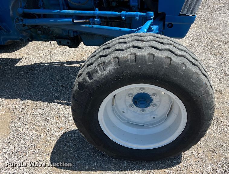 image for item EJ2947 Ford 3910 tractor