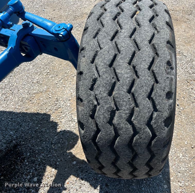 image for item EJ2947 Ford 3910 tractor