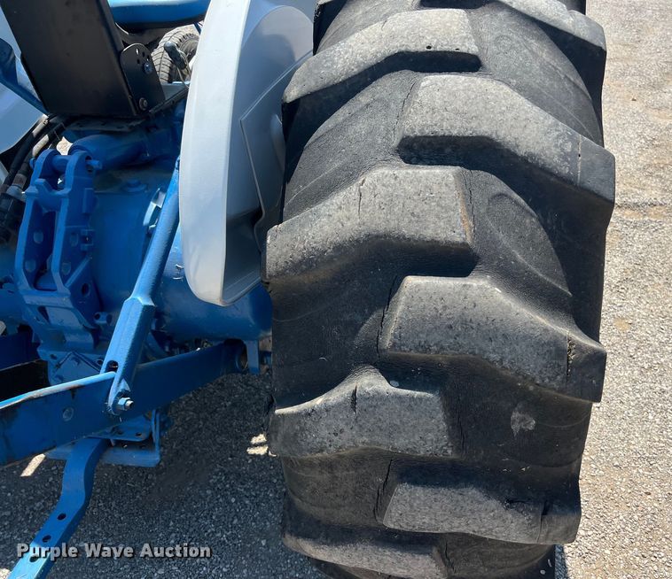 image for item EJ2947 Ford 3910 tractor