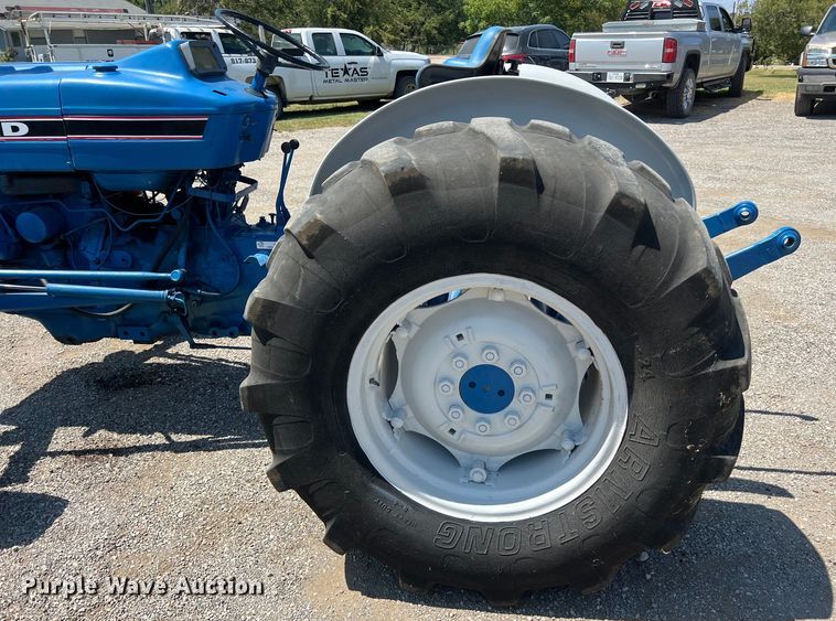 image for item EJ2947 Ford 3910 tractor
