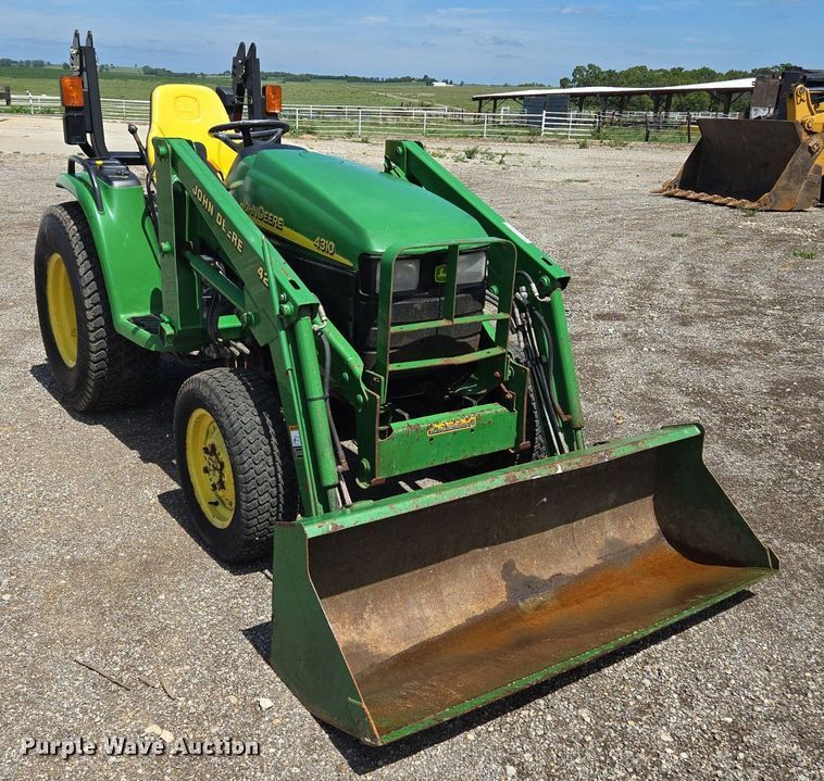 image for item EJ7151 2004 John Deere 4310 MFWD tractor