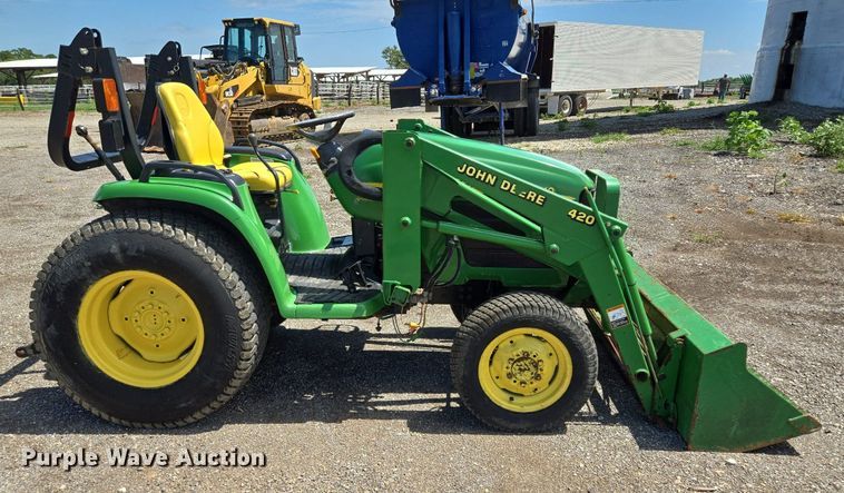 image for item EJ7151 2004 John Deere 4310 MFWD tractor