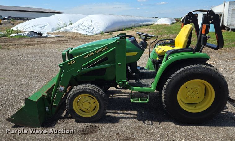 image for item EJ7151 2004 John Deere 4310 MFWD tractor