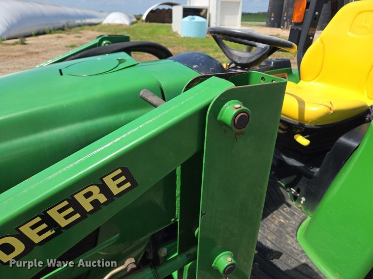 image for item EJ7151 2004 John Deere 4310 MFWD tractor