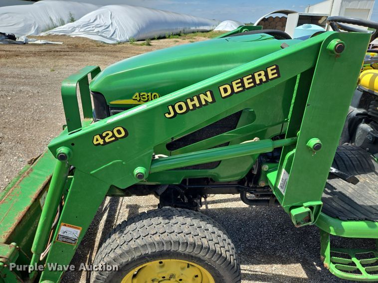 image for item EJ7151 2004 John Deere 4310 MFWD tractor