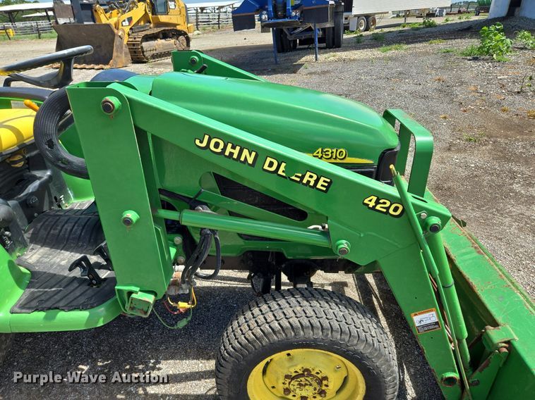 image for item EJ7151 2004 John Deere 4310 MFWD tractor