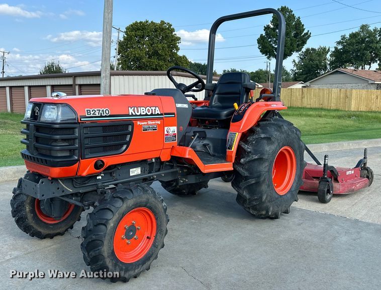 image for item EJ8842 Kubota B2710HSD MFWD tractor