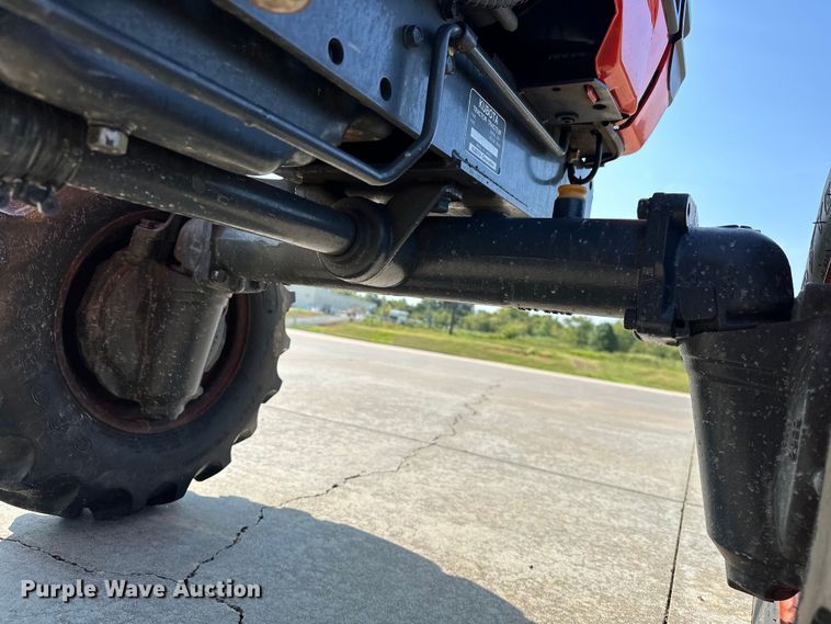 image for item EJ8842 Kubota B2710HSD MFWD tractor