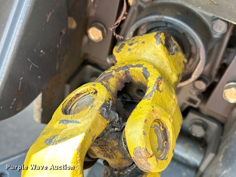 image for item EJ8842 Kubota B2710HSD MFWD tractor