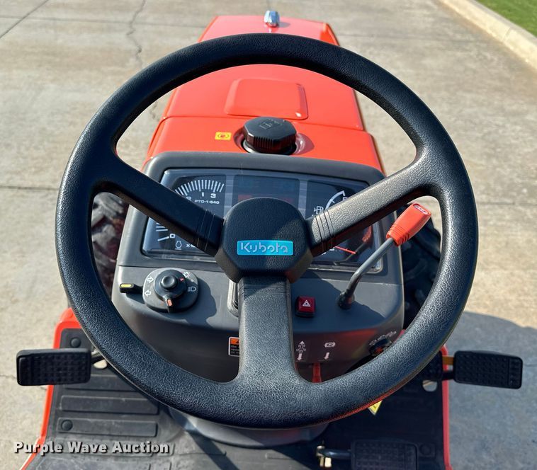 image for item EJ8842 Kubota B2710HSD MFWD tractor