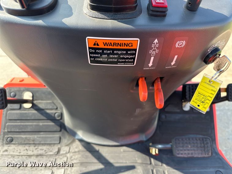 image for item EJ8842 Kubota B2710HSD MFWD tractor