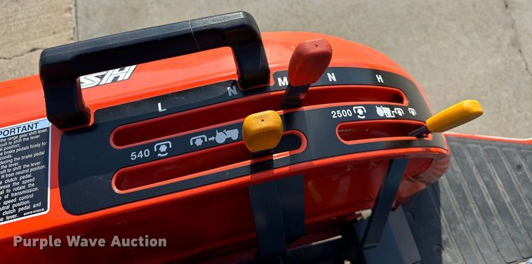 image for item EJ8842 Kubota B2710HSD MFWD tractor