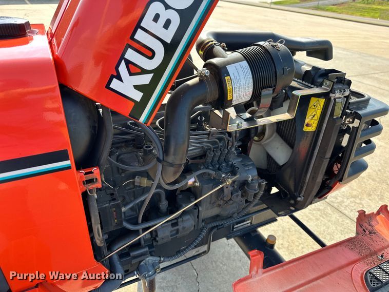 image for item EJ8842 Kubota B2710HSD MFWD tractor