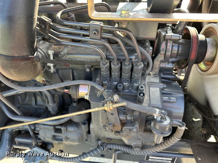 image for item EJ8842 Kubota B2710HSD MFWD tractor