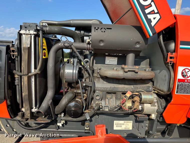 image for item EJ8842 Kubota B2710HSD MFWD tractor