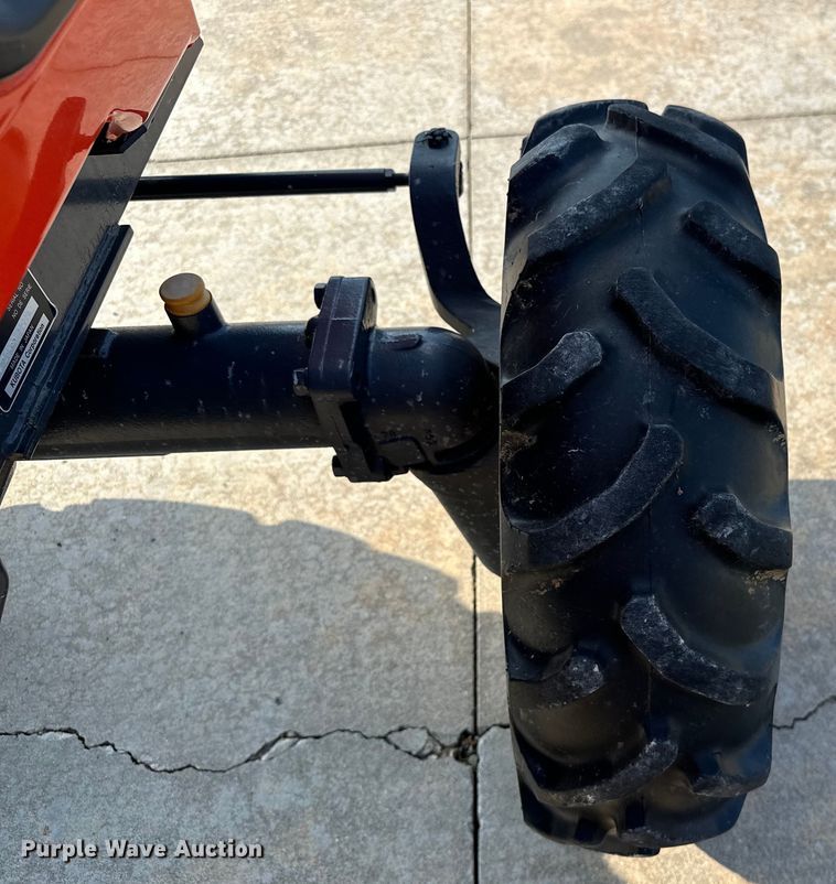 image for item EJ8842 Kubota B2710HSD MFWD tractor