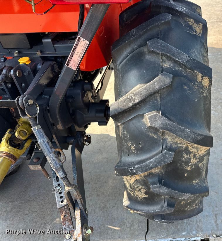 image for item EJ8842 Kubota B2710HSD MFWD tractor