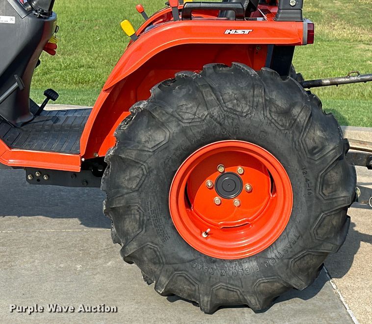 image for item EJ8842 Kubota B2710HSD MFWD tractor