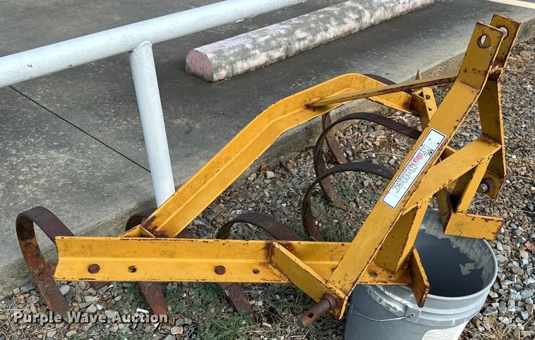 image for item EJ8842 Kubota B2710HSD MFWD tractor