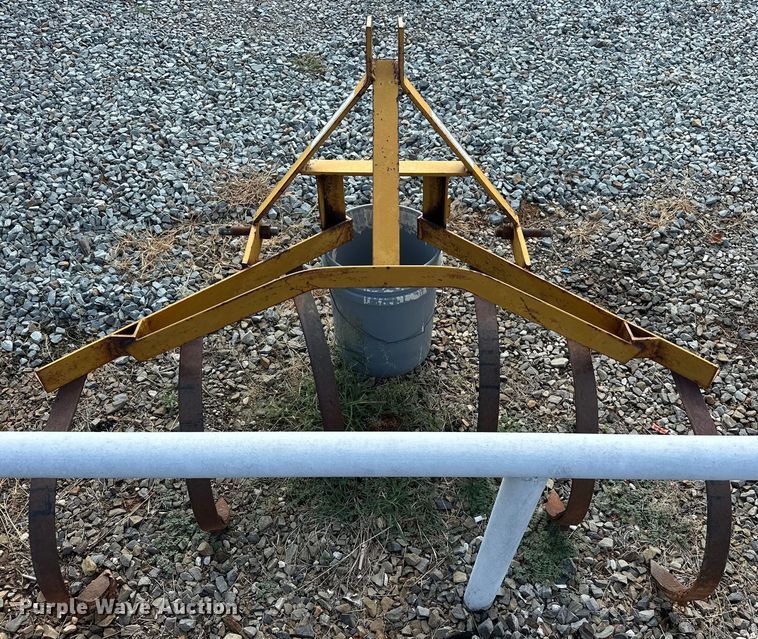 image for item EJ8842 Kubota B2710HSD MFWD tractor