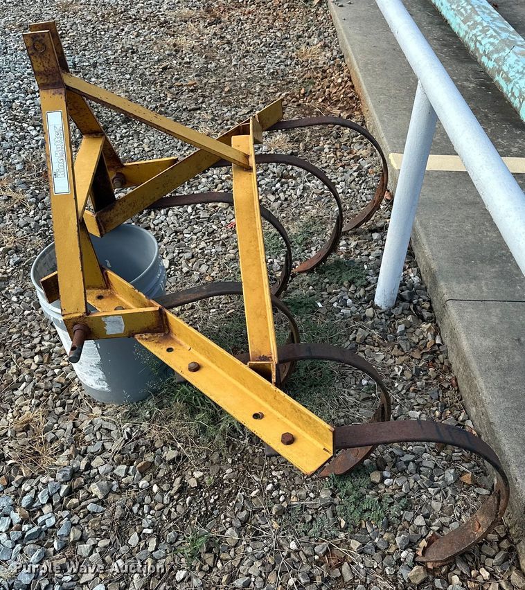 image for item EJ8842 Kubota B2710HSD MFWD tractor