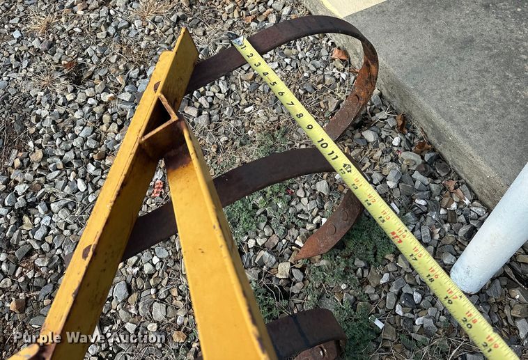 image for item EJ8842 Kubota B2710HSD MFWD tractor