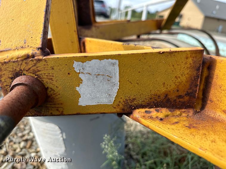 image for item EJ8842 Kubota B2710HSD MFWD tractor