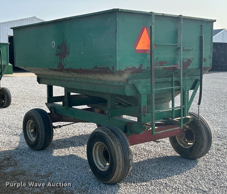 image for item EK3226 Bushnell GB-225 gravity wagon