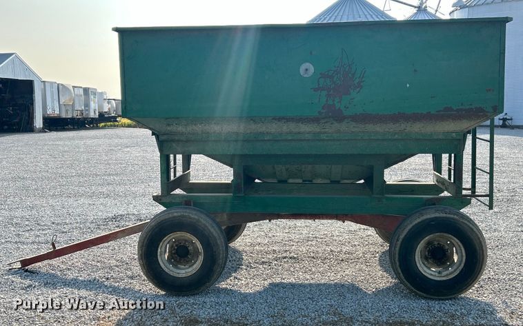 image for item EK3226 Bushnell GB-225 gravity wagon