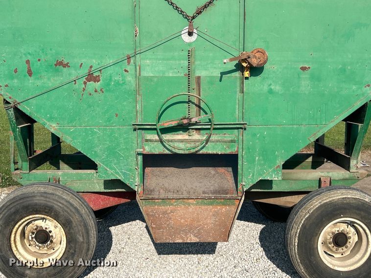 image for item EK3226 Bushnell GB-225 gravity wagon