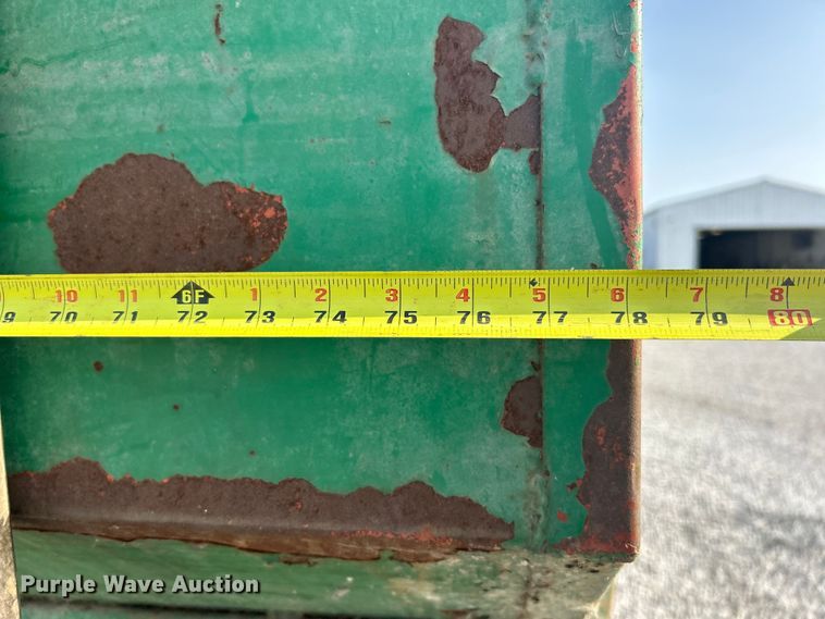 image for item EK3226 Bushnell GB-225 gravity wagon