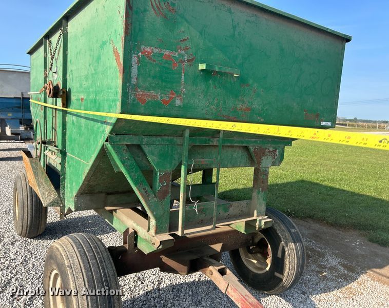 image for item EK3226 Bushnell GB-225 gravity wagon