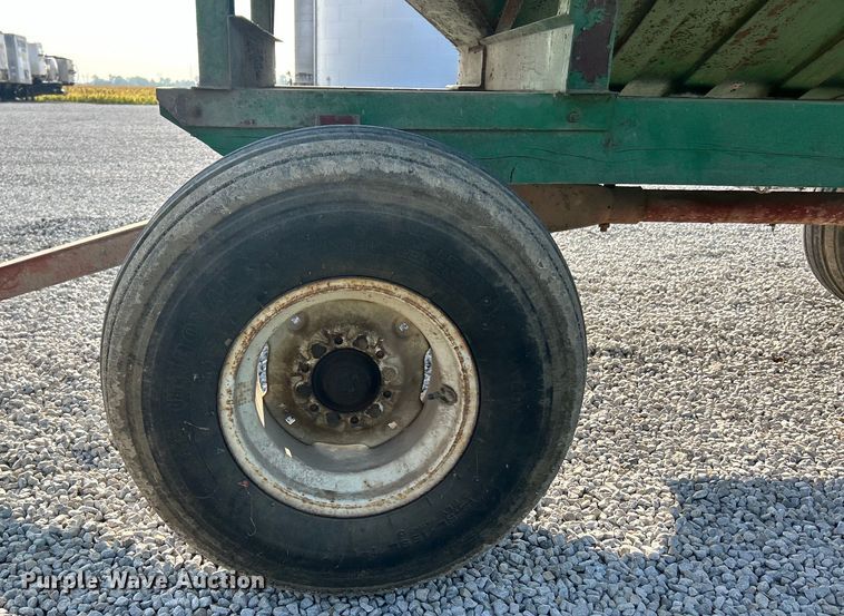 image for item EK3226 Bushnell GB-225 gravity wagon