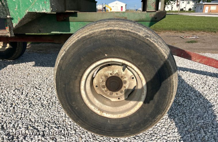 image for item EK3226 Bushnell GB-225 gravity wagon