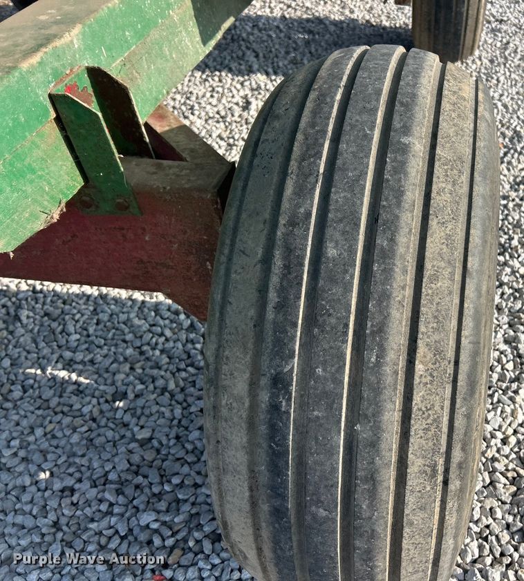 image for item EK3226 Bushnell GB-225 gravity wagon